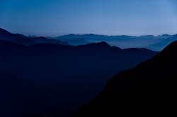 Landschaftsfotografie: Nachtaufnahme von Bergen in Südtirol